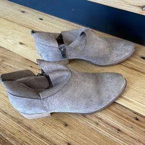 Seychelles Women’s Size 7.5 Snare Taupe Towel Suede Boot